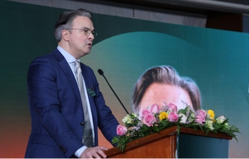 沙特電信Center 3首席戰(zhàn)略官拉斐爾·朱安致辭。中國聯(lián)通沙特公司供圖