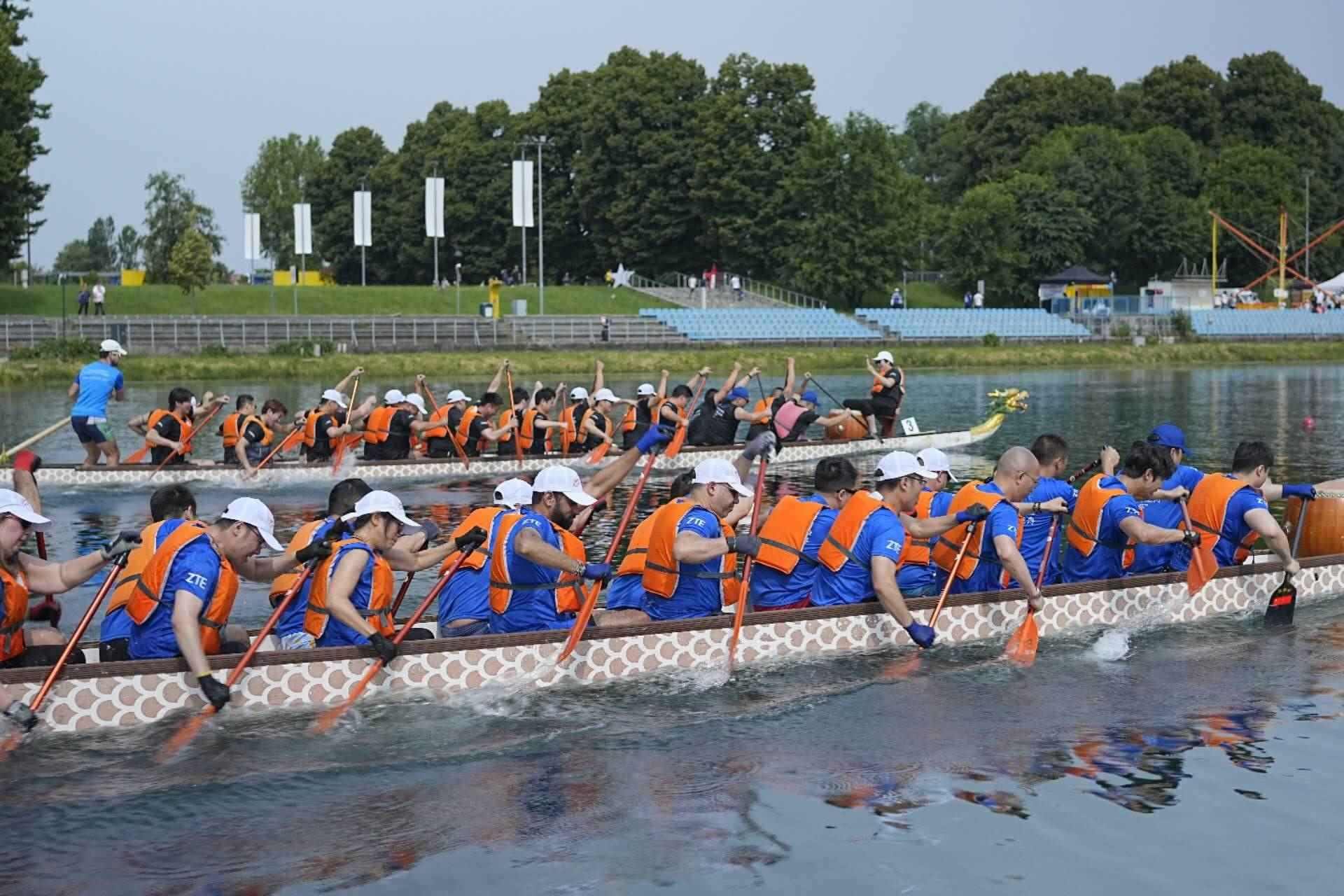爭(zhēng)渡、爭(zhēng)渡，選手們你爭(zhēng)我?jiàn)Z，奮勇?tīng)?zhēng)先。主辦方供圖