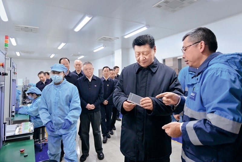2024年3月18日至21日，中共中央總書記、國家主席、中央軍委主席習近平在湖南考察。這是18日下午，習近平在中德合資企業(yè)巴斯夫杉杉電池材料有限公司考察。 新華社記者 謝環(huán)馳/攝