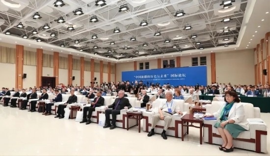 6月12日，“中國(guó)新疆的歷史與未來(lái)”國(guó)際論壇在喀什舉辦。（圖片來(lái)源：民族畫(huà)報(bào)）