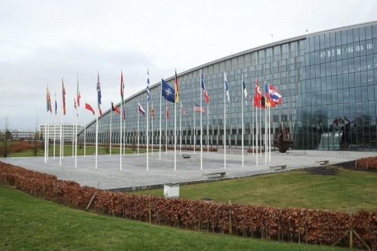  這是2月15日在比利時(shí)布魯塞爾拍攝的北約總部一角。為期一天的北約成員國(guó)國(guó)防部長(zhǎng)會(huì)議15日在比利時(shí)首都布魯塞爾結(jié)束。會(huì)議就加強(qiáng)北約的威懾和防御以及對(duì)烏克蘭的支持等問題展開討論。新華社記者趙丁喆攝