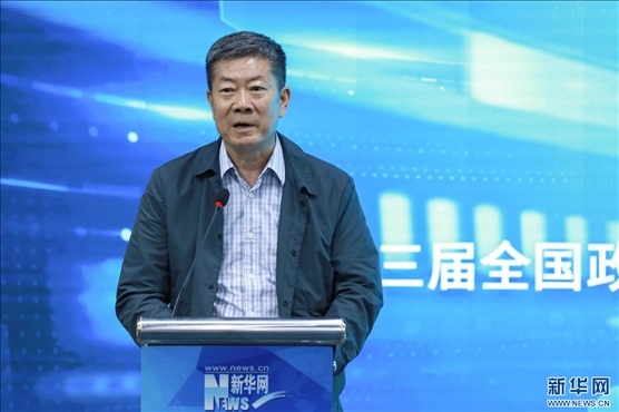 中國版權(quán)協(xié)會理事長、第十三屆全國政協(xié)文化文史和學(xué)習(xí)委員會副主任、新聞出版總署原副署長、國家版權(quán)局原副局長閻曉宏現(xiàn)場致辭