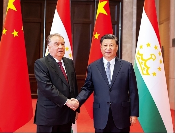 2023年5月，國家主席習(xí)近平在西安同來華出席中國—中亞峰會并進(jìn)行國事訪問的塔吉克斯坦總統(tǒng)拉赫蒙會談。新華社記者 丁海濤 攝