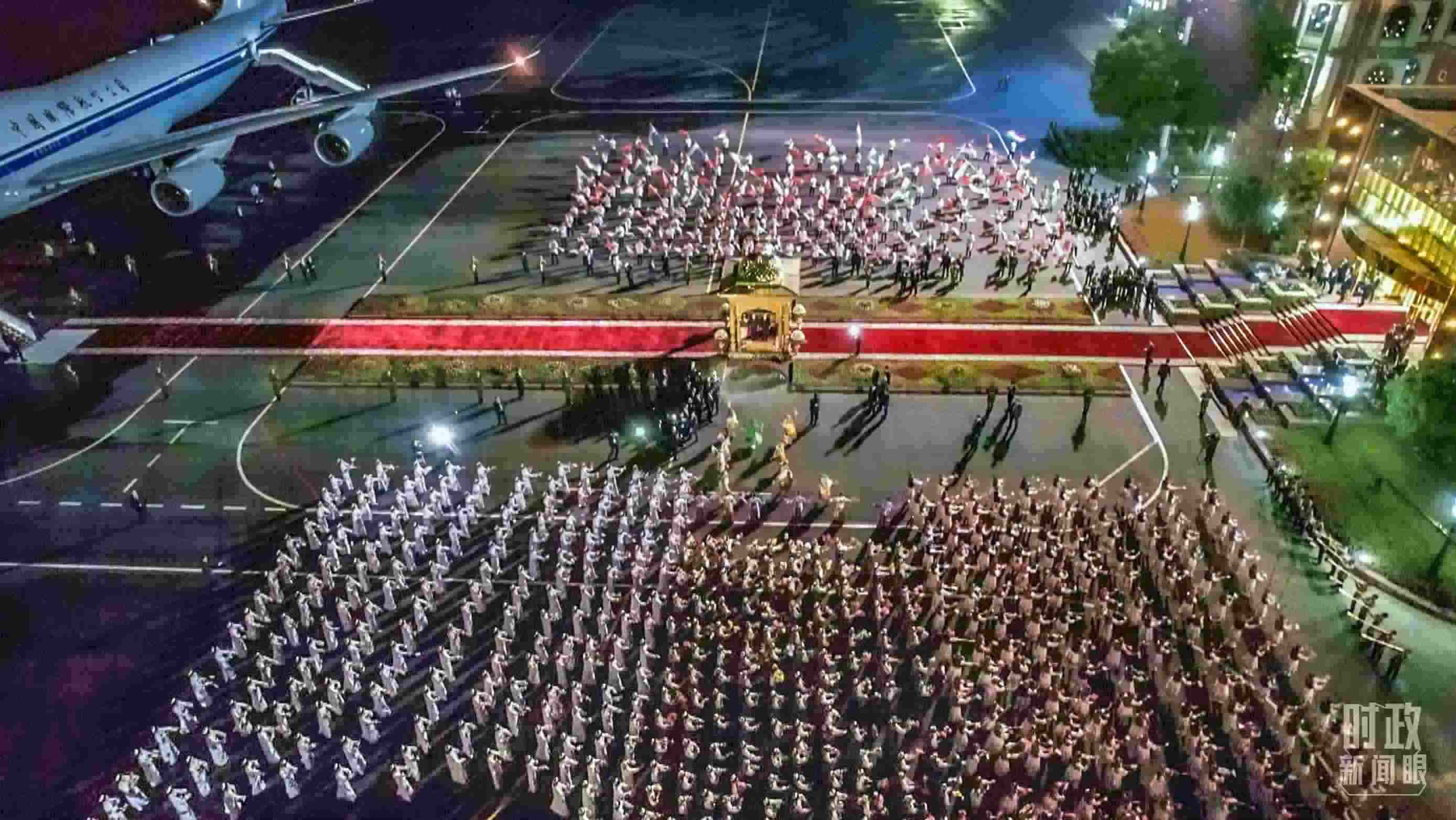 △塔方在機場舉行的盛大迎賓儀式。（總臺央視記者邢彬）