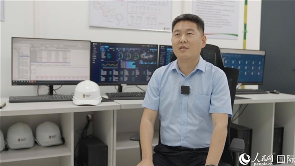 哈薩克斯坦能源投資公司副總經(jīng)理、總工程師張亮在接受人民網(wǎng)記者采訪。 人民網(wǎng)記者 葛泰佚攝