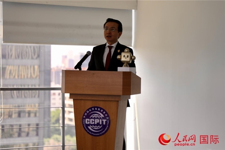 中國駐墨西哥大使張潤發(fā)表講話。人民網(wǎng) 埃內(nèi)斯托·多明戈斯攝