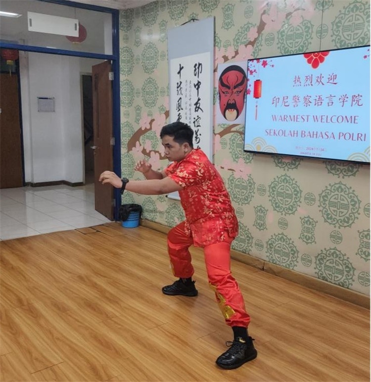 警察學(xué)員表演武術(shù)。活動主辦方供圖