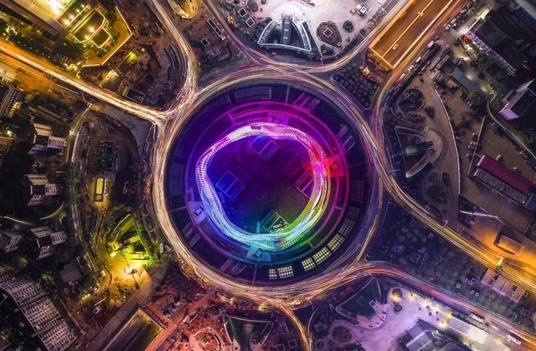 △武漢光谷正發(fā)展成為全國最大的光電子信息產(chǎn)業(yè)集群。