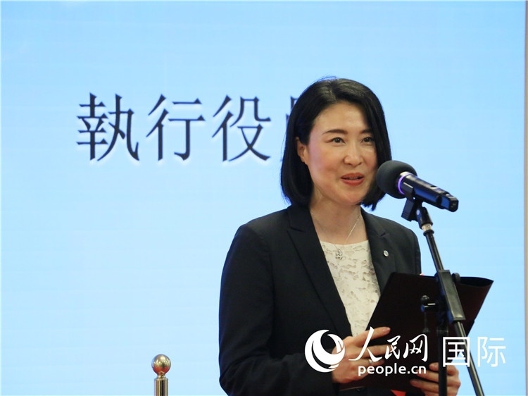 日本航空株式會(huì)社執(zhí)行役員西原口香織致辭。人民網(wǎng) 許可攝