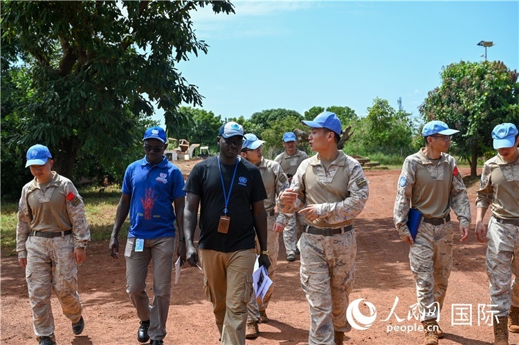 圖2 檢查組實地查驗。孫千攝