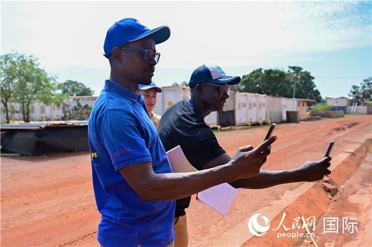 圖6 檢查組拍攝優(yōu)秀做法。謝坤攝