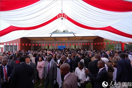 國(guó)慶招待會(huì)現(xiàn)場(chǎng)。人民網(wǎng)記者 黃煒鑫攝