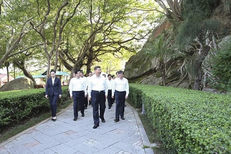 △2024年10月15日，習(xí)近平總書記在福建省漳州市東山縣關(guān)帝文化產(chǎn)業(yè)園考察。