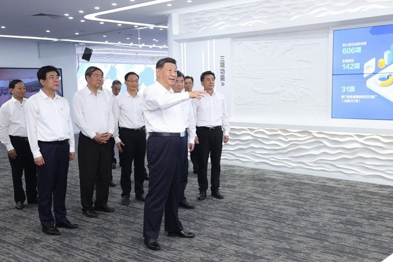 △2024年10月16日，習(xí)近平總書記在中國（福建）自由貿(mào)易試驗區(qū)廈門片區(qū)參觀自由貿(mào)易試驗區(qū)建設(shè)成果展。