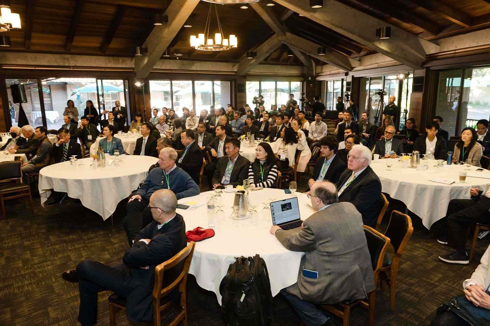 峰會(huì)現(xiàn)場(chǎng)。馮超攝