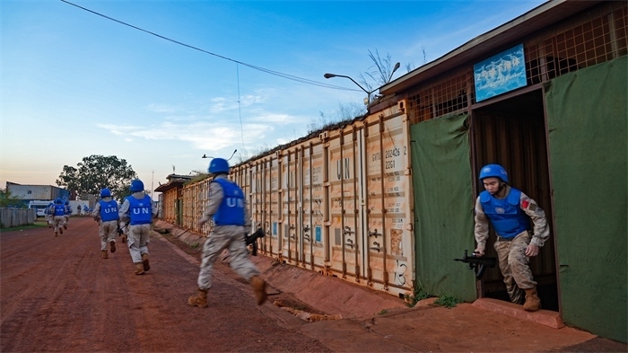 支援加強(qiáng)警戒點(diǎn)位。孫亞斌攝