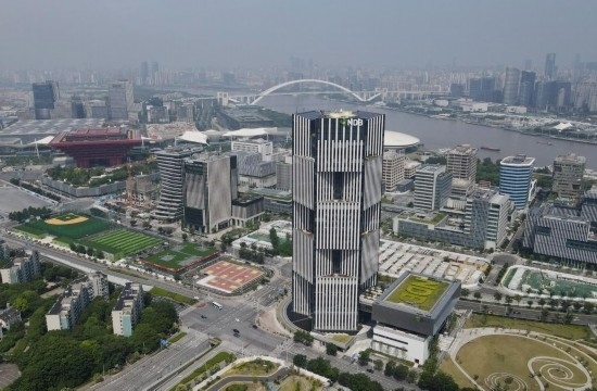 位于中國上海浦東新區(qū)世博園區(qū)的金磚國家新開發(fā)銀行總部大樓（2022年6月17日攝，無人機照片）。新華社記者方喆攝