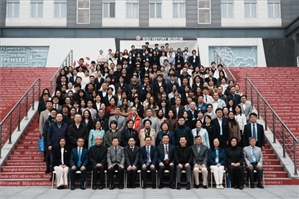 與會(huì)人員集體合影。主辦方供圖