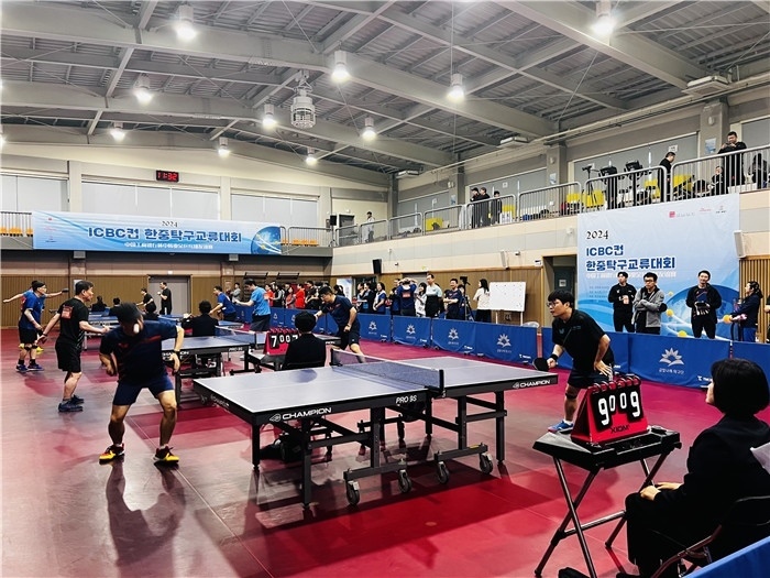圖為中韓業(yè)余乒乓球友誼賽現(xiàn)場。 首爾中國文化中心供圖