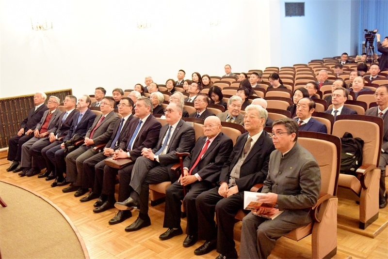 5.中俄資深外交官、學(xué)者、新聞媒體代表等70余人出席活動(dòng)。 主辦方供圖