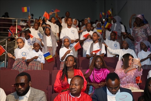 現場觀眾與決賽選手熱情互動。中國石油非洲公司供圖