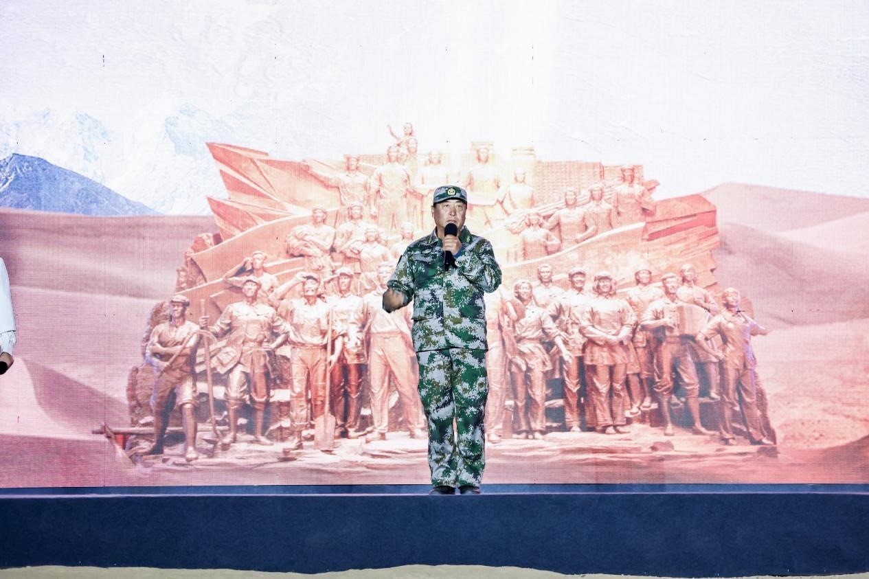 馬軍武在“何以中國·五星出東方”網(wǎng)絡主題宣傳活動現(xiàn)場演講。人民視頻供圖