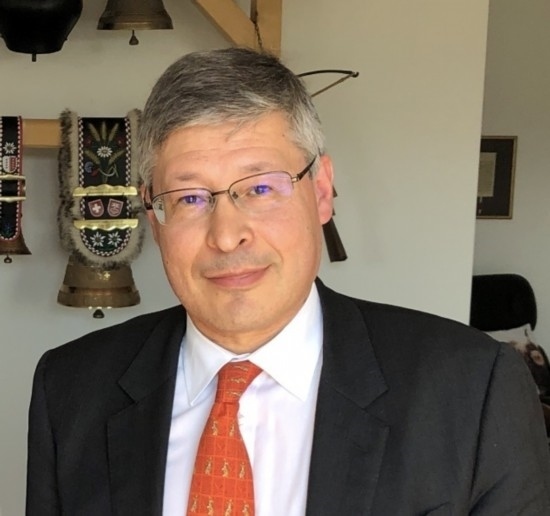 瑞士日內(nèi)瓦伯爾尼大區(qū)經(jīng)濟(jì)發(fā)展署前署長(zhǎng)、經(jīng)濟(jì)學(xué)家 菲利普·莫尼耶