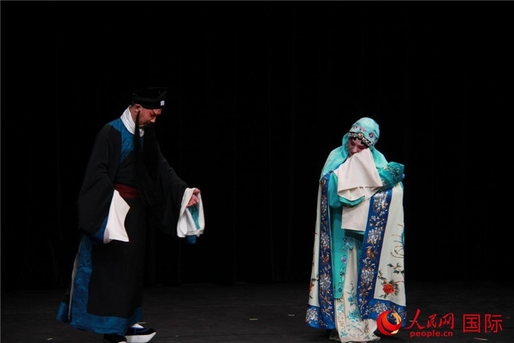 《趙氏孤兒》演出劇照。人民網(wǎng)記者 尚凱元攝