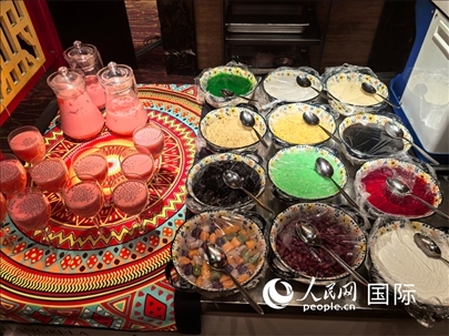 馬來西亞美食節(jié)現(xiàn)場準備的美食。人民網 楊春燕攝