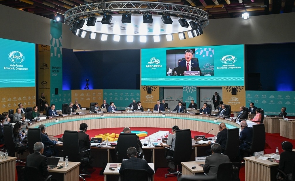 當?shù)貢r間11月16日上午，亞太經(jīng)合組織第三十一次領導人非正式會議在秘魯利馬會議中心舉行。國家主席習近平出席會議并發(fā)表題為《共擔時代責任 共促亞太發(fā)展》的重要講話。新華社記者 謝環(huán)馳 攝