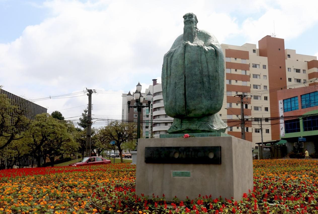 2017年，吳為山雕塑《孔子》立于巴西庫里蒂巴市，該廣場(chǎng)被永久命名為“中國(guó)廣場(chǎng)”。中國(guó)美術(shù)館供圖