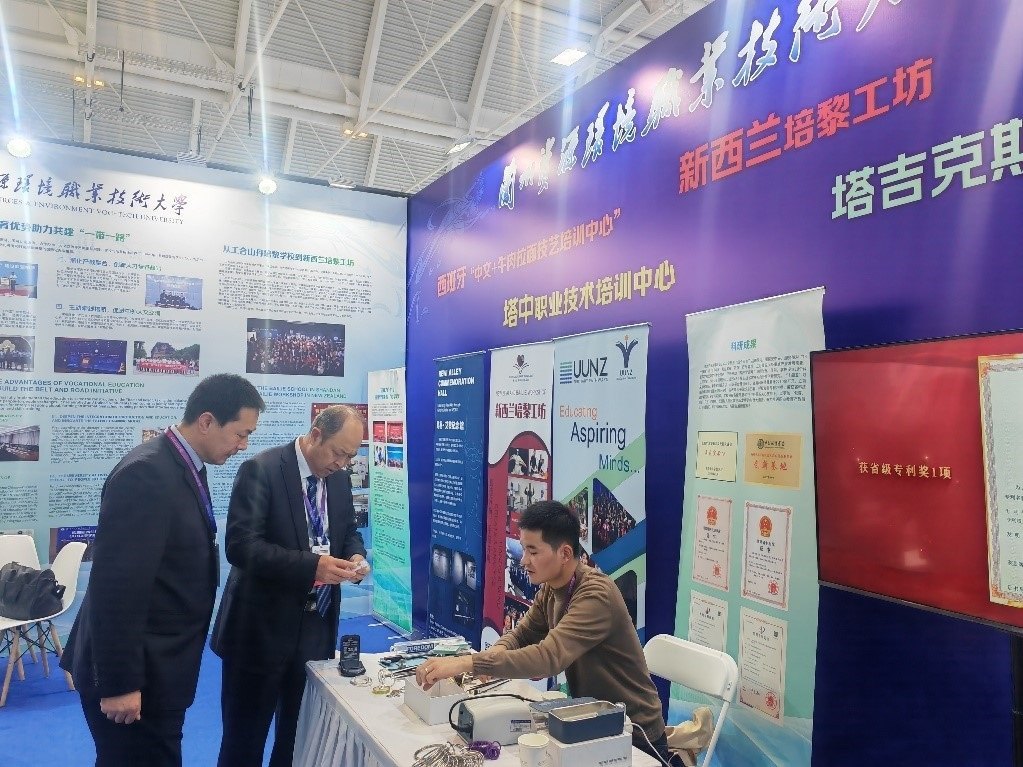 展臺(tái)現(xiàn)場(chǎng)。蘭州資源環(huán)境職業(yè)技術(shù)大學(xué)供圖