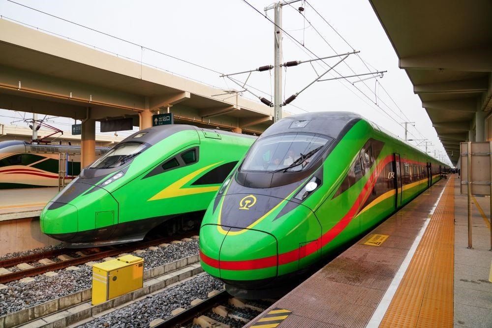 截至2024年7月5日，中老鐵路國際旅客列車累計開行滿1000列，極大地便利了沿線民眾出行。