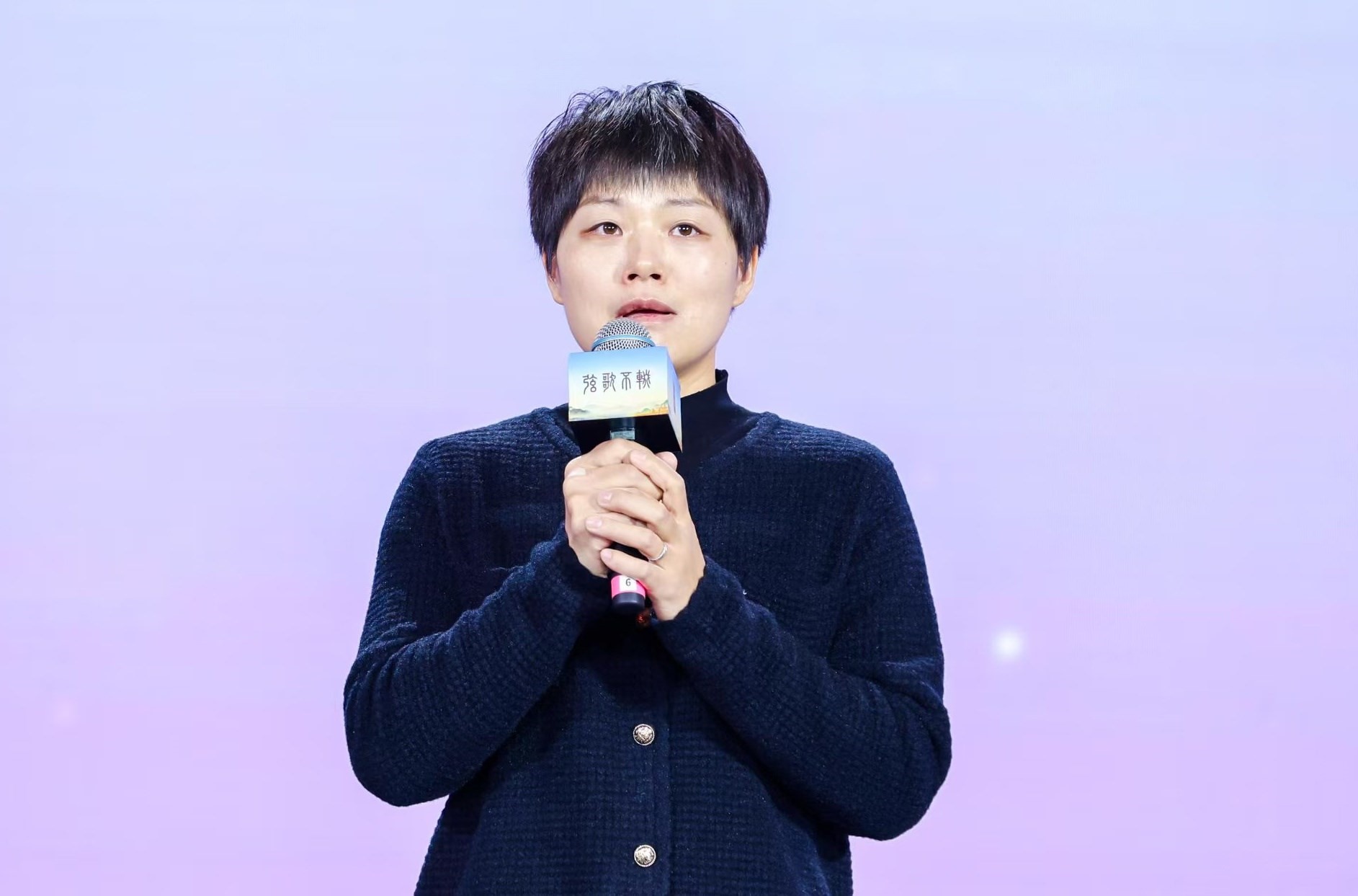 “中國好人”欒留偉妻子薛巧艷。人民視頻供圖。