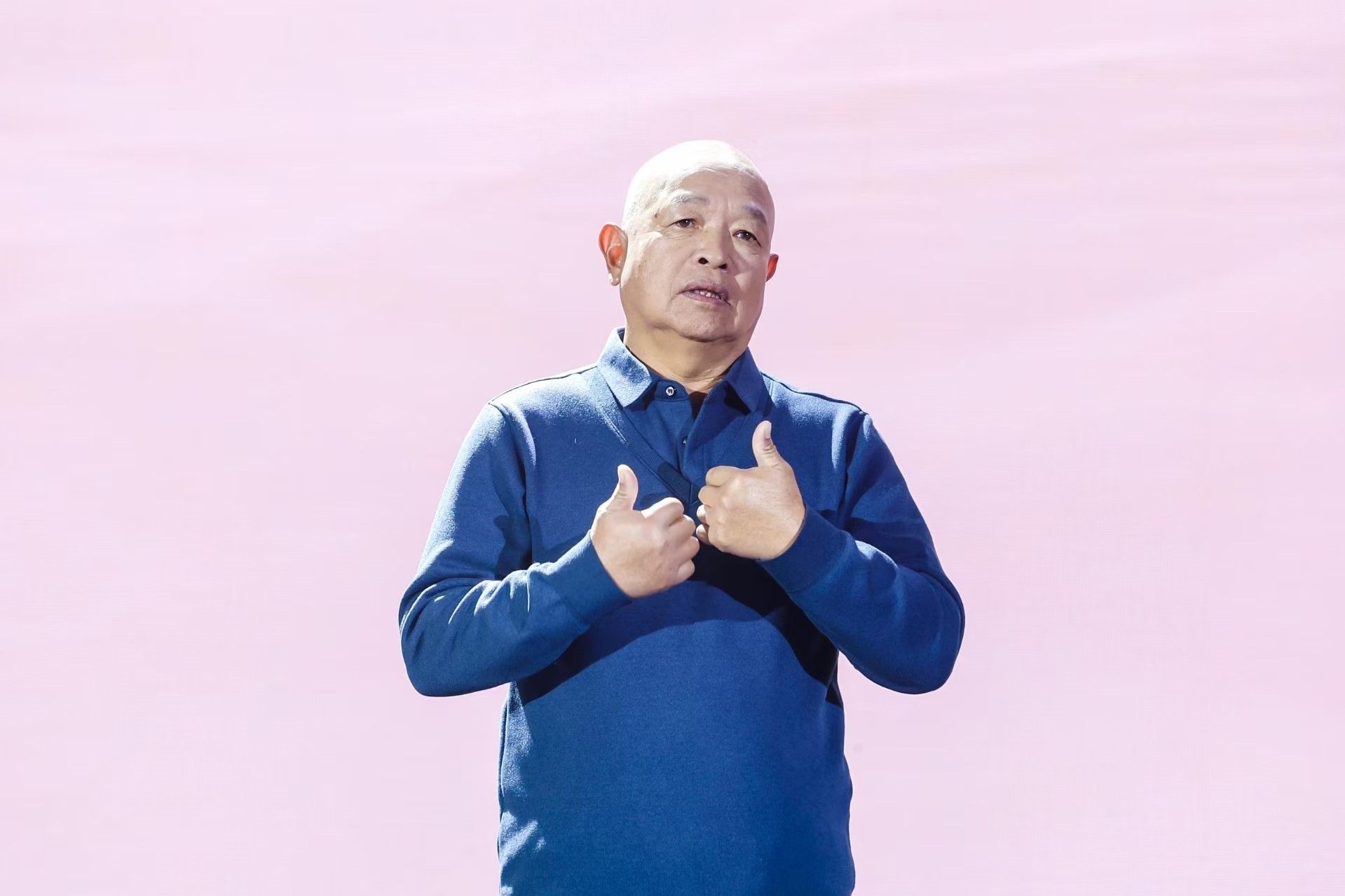 “山東好人”、煙臺市無聲洗車場經(jīng)理柳興濤。人民視頻供圖。