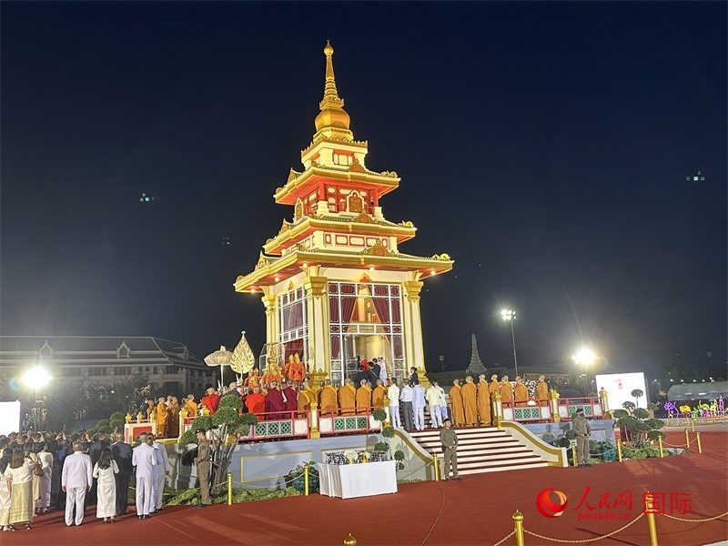 北京靈光寺佛牙舍利抵達王家田廣場安奉。人民網(wǎng)記者孫廣勇攝