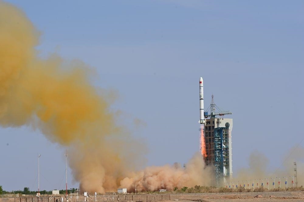 △2023年5月21日16時，我國在酒泉衛(wèi)星發(fā)射中心采用長征二號丙運(yùn)載火箭，成功發(fā)射首顆內(nèi)地與澳門合作研制的空間科學(xué)衛(wèi)星“澳門科學(xué)一號”。