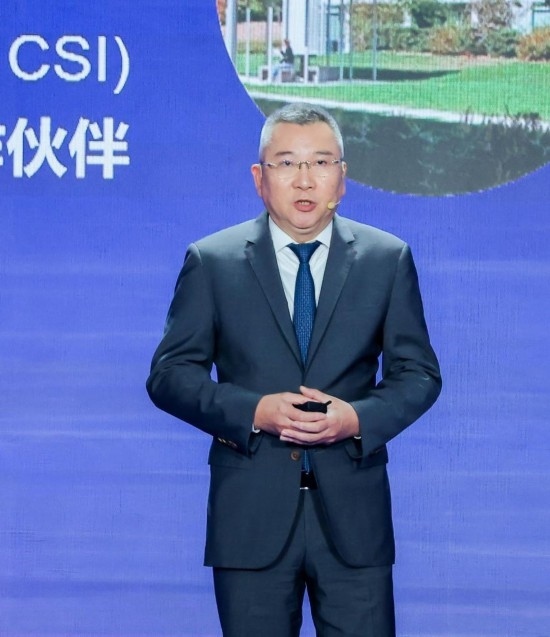 12月6日，法國達(dá)索系統(tǒng)公司全球執(zhí)行副總裁許善淞在深圳全球招商大會上。新華社發(fā)