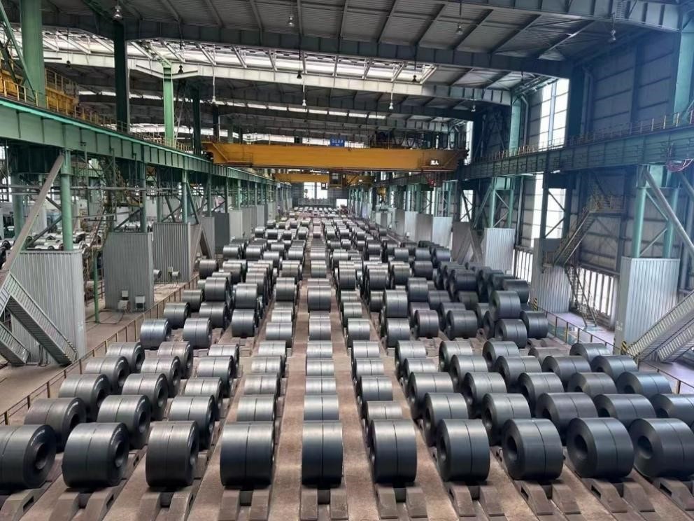 某鋼鐵工廠的自動生產(chǎn)線。人民網(wǎng)記者 王紹紹攝