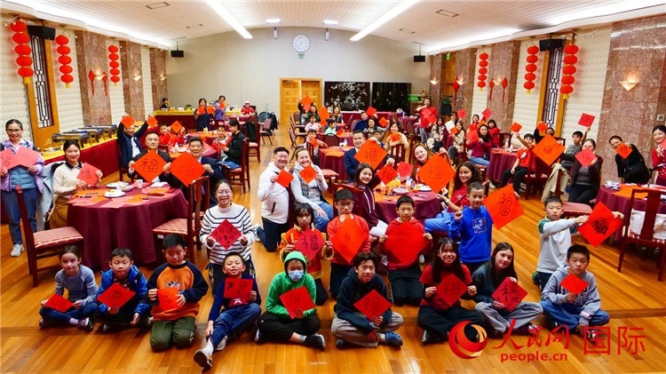 威廉蘭德小學(xué)師生活動現(xiàn)場合影。李鑫江攝