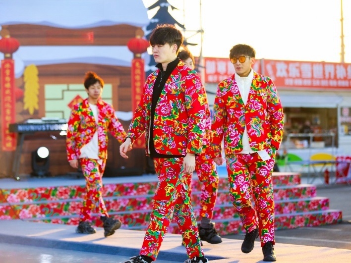 東北滑雪走秀現(xiàn)場(chǎng)。人民網(wǎng)記者 許維娜攝