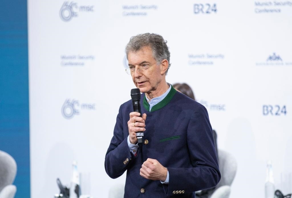 2024年2月18日，慕安會主席克里斯托夫·霍伊斯根在德國慕尼黑舉行的第60屆慕尼黑安全會議上發(fā)表閉幕致辭。新華社記者 張帆 攝