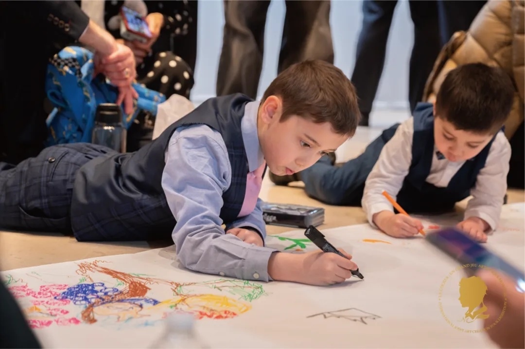 圖5：第三屆國(guó)際藝術(shù)聯(lián)創(chuàng)聯(lián)展盛大開(kāi)幕。法中交流促進(jìn)會(huì)供圖