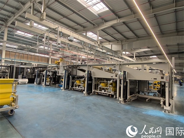 森麒麟在科技城的工廠內(nèi)部。人民網(wǎng)記者 黃培昭攝