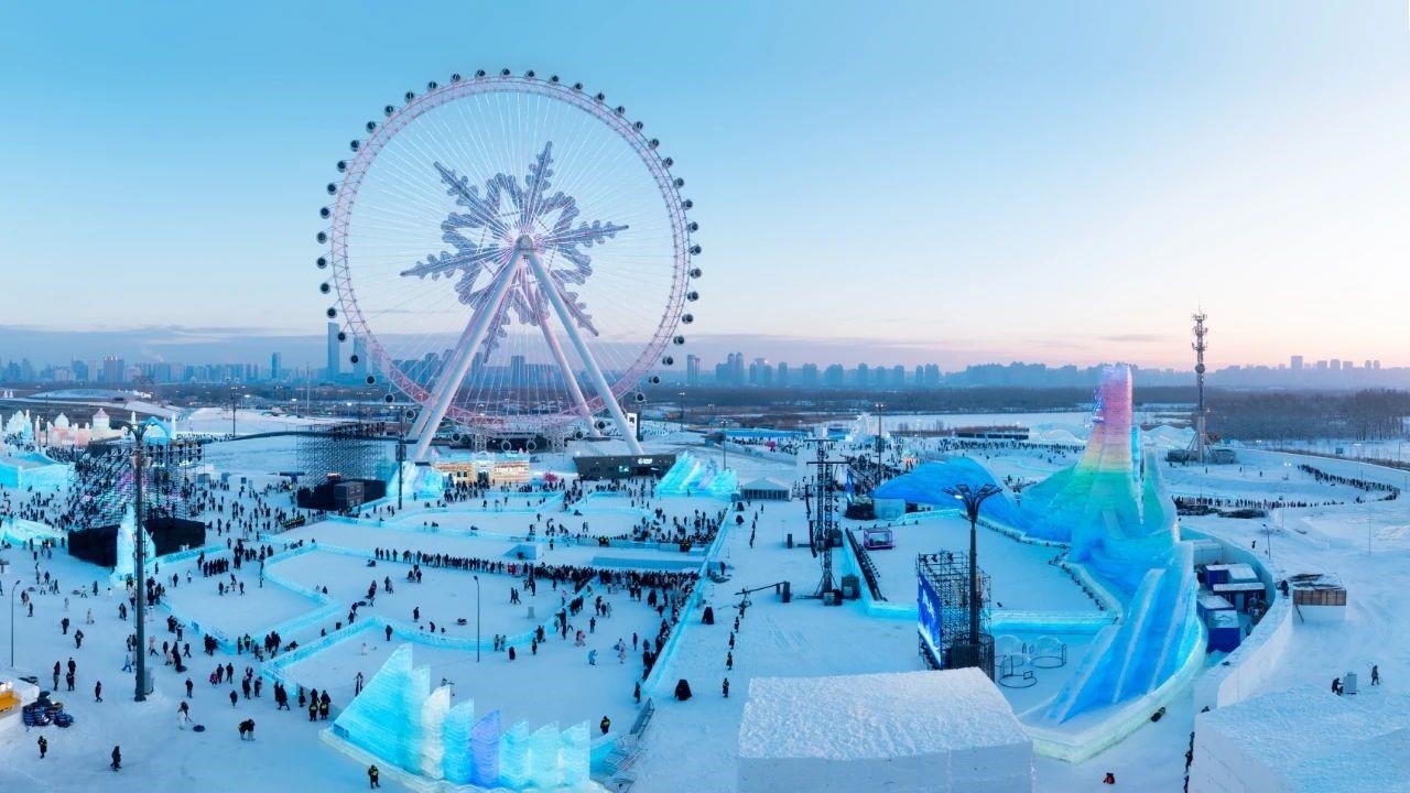 △哈爾濱冰雪大世界吸引游客前來打卡。