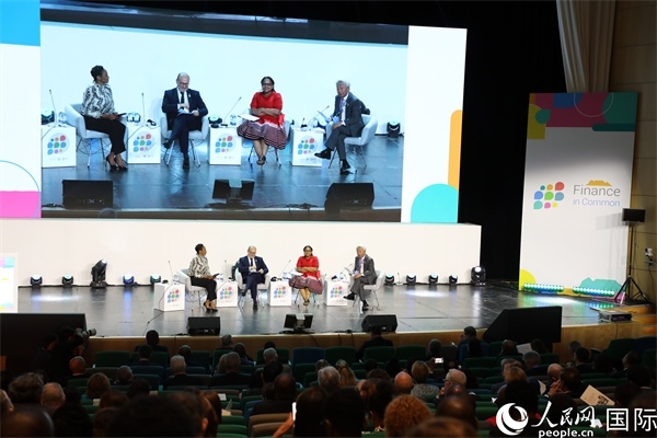 第5屆“共同金融”峰會在南非開普敦國際會議中心開幕。圖為峰會開幕式現(xiàn)場。人民網(wǎng)記者戴楷然攝