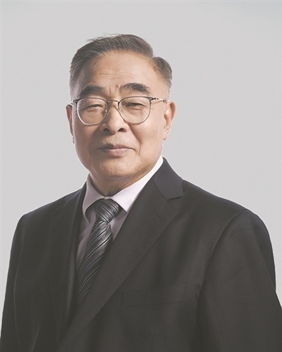 張伯禮 全國(guó)人大代表、中國(guó)工程院院士