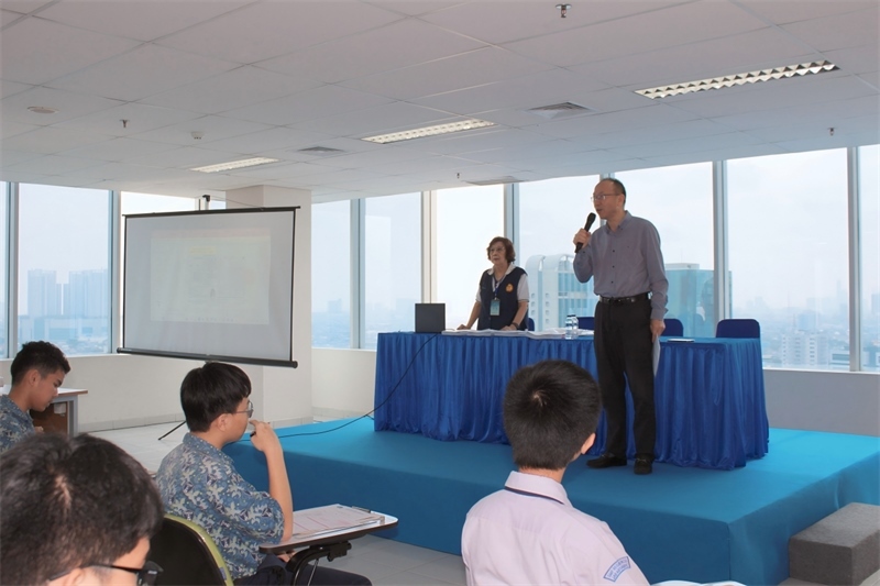 王思平參贊考前致辭。印尼雅加達(dá)華文教育協(xié)調(diào)機構(gòu)供圖