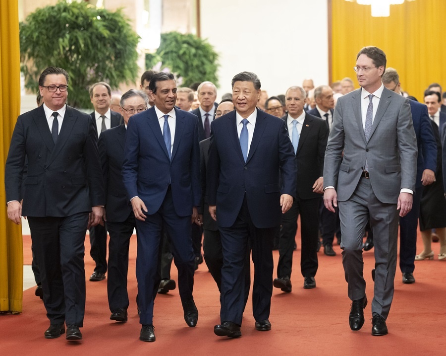 △3月28日上午，國(guó)家主席習(xí)近平在北京人民大會(huì)堂會(huì)見(jiàn)國(guó)際工商界代表。