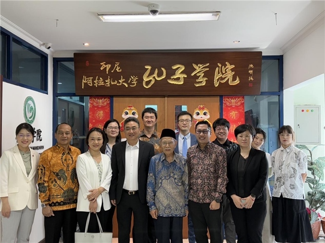 中國—東盟中心代表團訪問阿拉扎大學孔子學院?；顒又鬓k方供圖